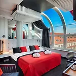 Clement Hotel