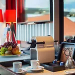 Clement Hotel