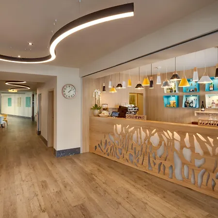 Otel Clement 4*