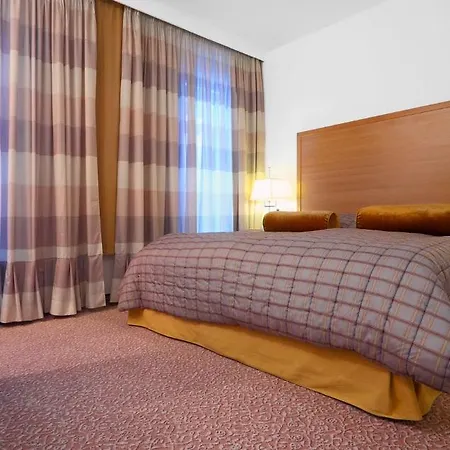 Clement Hotel