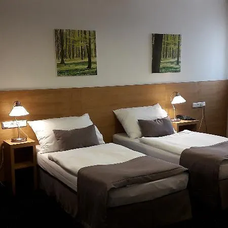 Clement 4* Prague