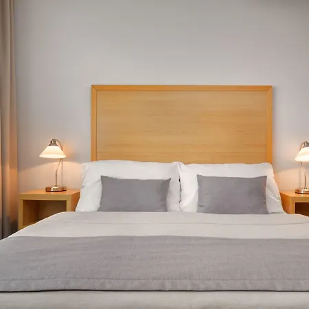 Clement Hotel